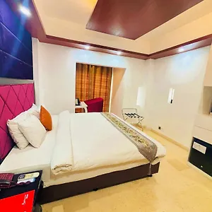 4* Hotel The Elite